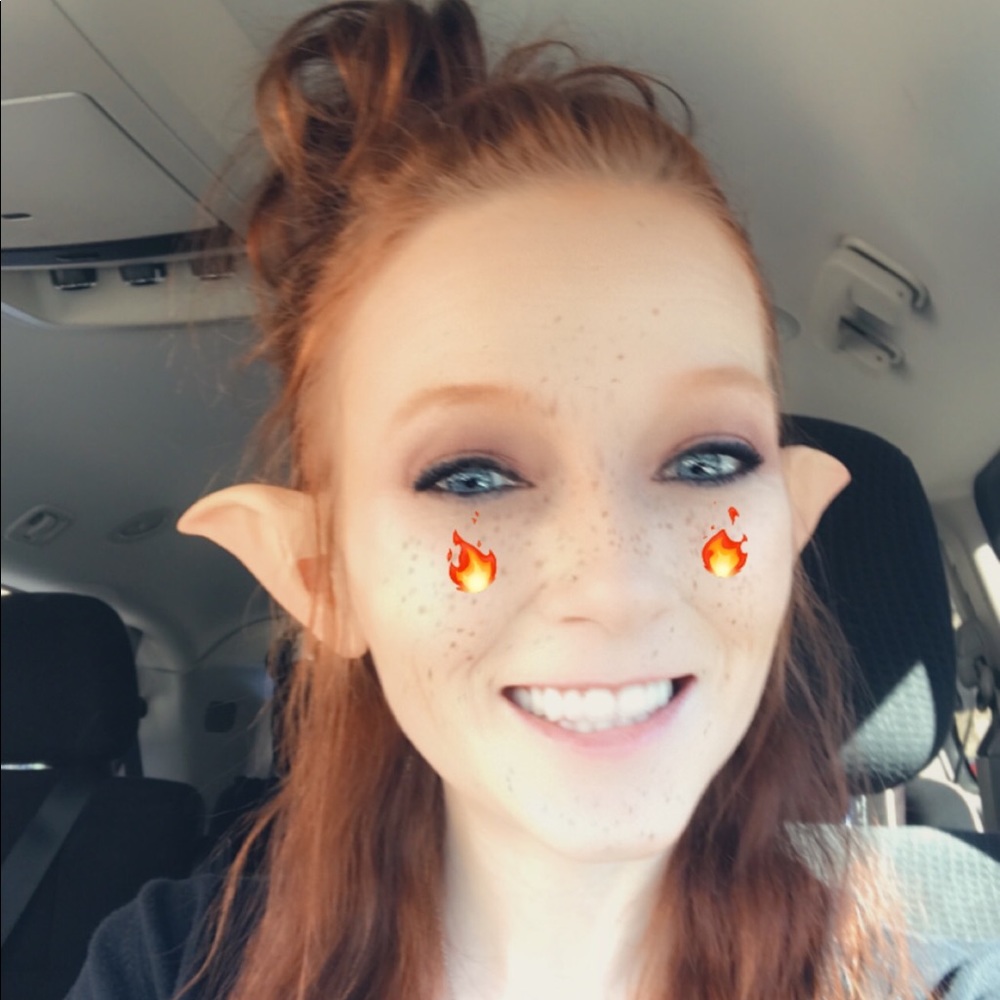 Meet your Posher, Dee